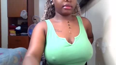 Snapshot of pretty_shila chatting on 05-11-26, 12:05 pretty_shila online show from 05-11-26, 12:05