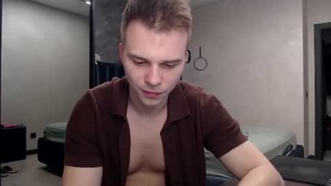 Snapshot of pretty_sweety chatting on 06-23-26, 08:18 Justin online show from 06-23-26, 08:18