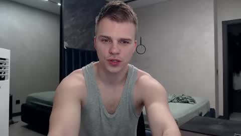 Snapshot of pretty_sweety chatting on 07-12-26, 08:00 Justin online show from 07-12-26, 08:00