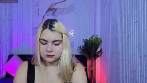 pretty_tay online show from 04-27-26, 11:52