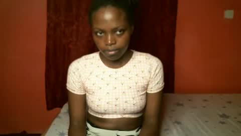 Snapshot of prettybabe02 chatting on 01-18-25, 01:08 SaraCattra online show from 01-18-25, 01:08