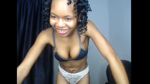 Snapshot of prettybaby6 chatting on 02-05-26, 06:56 helen online show from 02-05-26, 06:56