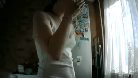 Bella online show from 05-19-26, 03:46
