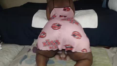 Snapshot of prettyblack25 chatting on 06-09-26, 12:22 Cindy online show from 06-09-26, 12:22