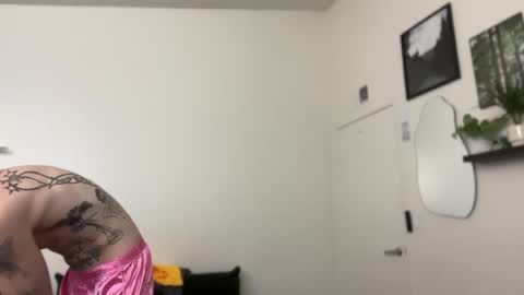 Snapshot of prettyboyszn chatting on 08-02-26, 04:22 pretty boy online show from 08-02-26, 04:22