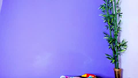 Snapshot of prettybunnies08 chatting on 01-11-25, 10:40 Enzo Denis online show from 01-11-25, 10:40