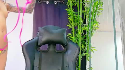 Enzo  Denis online show from 11-28-25, 04:42