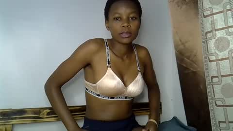 Snapshot of prettycoco_ chatting on 04-08-26, 02:22 coco online show from 04-08-26, 02:22