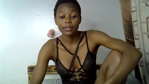 Snapshot of prettycoco_ chatting on 04-21-26, 11:40 coco online show from 04-21-26, 11:40