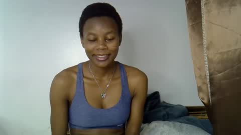 Snapshot of prettycoco_ chatting on 04-30-26, 01:28 coco online show from 04-30-26, 01:28