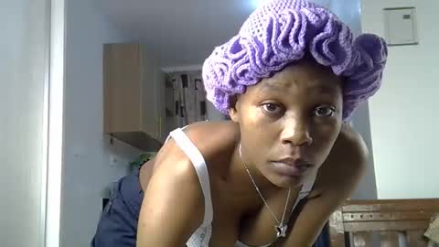 Snapshot of prettycoco_ chatting on 05-10-26, 02:50 coco online show from 05-10-26, 02:50