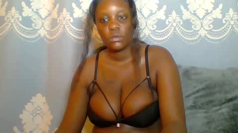 Snapshot of prettydarkskin002 chatting on 07-01-26, 08:05 SHANIA online show from 07-01-26, 08:05