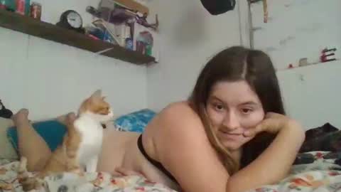 Pretty Estrella online show from 09-19-25, 04:29