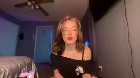 Snapshot of prettyfantasiez chatting on 01-08-25, 02:25 Cutie With a Booty online show from 01-08-25, 02:25