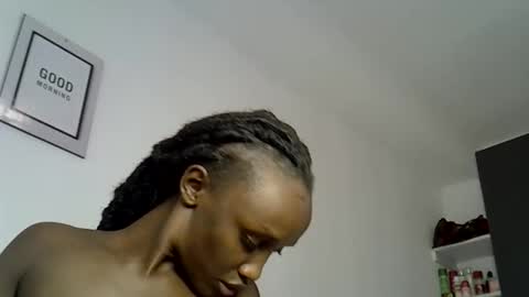 Pretty darkskin doll online show from 04-14-26, 08:42