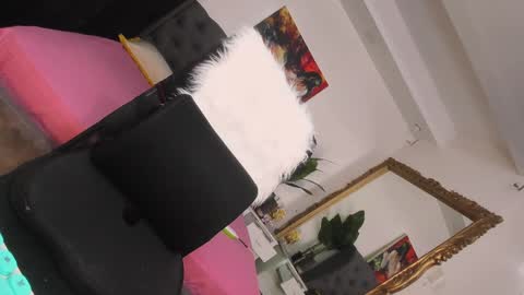 Snapshot of prettyjuliax chatting on 12-26-24, 08:11 prettyjuliax online show from 12-26-24, 08:11