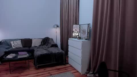 Eva online show from 11-24-25, 08:08