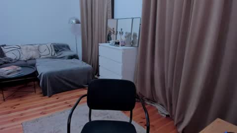 Snapshot of prettyk1ller chatting on 06-08-26, 01:28 Eva online show from 06-08-26, 01:28