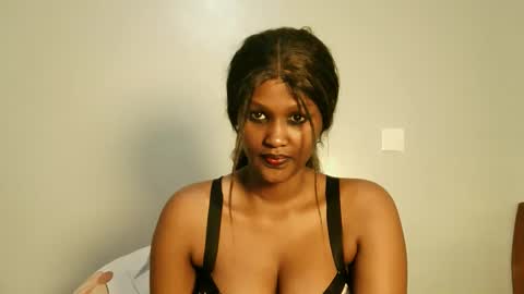 Snapshot of prettykeilaa chatting on 06-05-26, 06:46 prettykeilaa online show from 06-05-26, 06:46