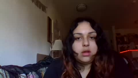 Snapshot of prettylillyy02 chatting on 12-28-24, 10:13 lilly333 online show from 12-28-24, 10:13