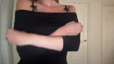 Snapshot of prettylittlesaint chatting on 06-17-26, 11:05 prettylittlesaint online show from 06-17-26, 11:05