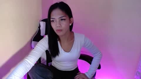 Snapshot of prettymiya chatting on 09-17-25, 11:23 Miya 3 online show from 09-17-25, 11:23