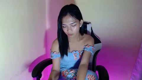 Snapshot of prettymiya chatting on 09-18-25, 08:05 Miya 3 online show from 09-18-25, 08:05