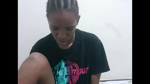 Snapshot of prettynana2 chatting on 12-15-25, 10:58 nana online show from 12-15-25, 10:58