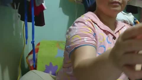 Snapshot of prettynhing chatting on 12-15-24, 07:02 Nhing online show from 12-15-24, 07:02
