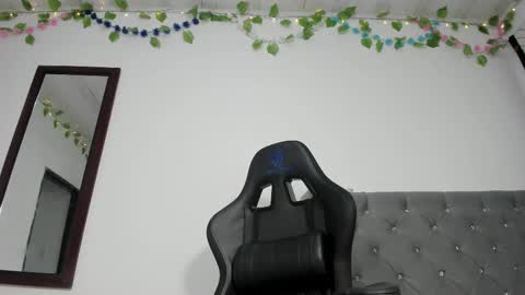 Snapshot of prettypervyx chatting on 02-07-26, 12:20 Laura Onlyfans 40OFF online show from 02-07-26, 12:20