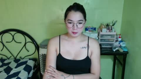 Snapshot of prettypetiteashley chatting on 06-29-26, 01:12 ashley online show from 06-29-26, 01:12