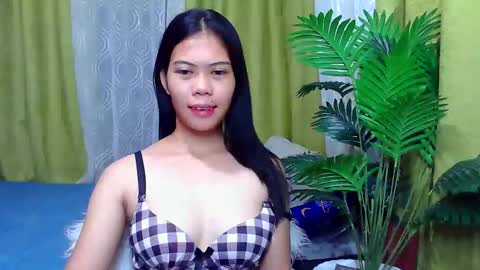 Snapshot of prettypinay_jean chatting on 10-20-25, 12:11 prettypinay_jean online show from 10-20-25, 12:11