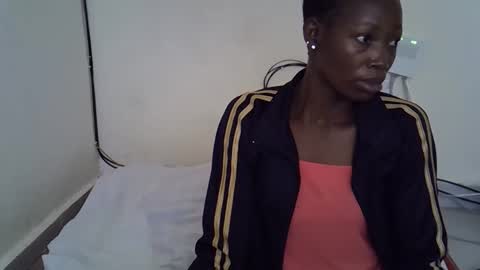 Snapshot of prettyqueen24 chatting on 11-10-25, 08:46 Pretty Queen online show from 11-10-25, 08:46