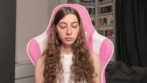Snapshot of prettysomething chatting on 06-24-26, 07:40 Sophie next stream will be at Monday i will wait you guys online show from 06-24-26, 07:40