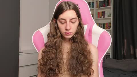 Snapshot of prettysomething chatting on 06-25-26, 06:29 Sophie next stream will be at Monday i will wait you guys online show from 06-25-26, 06:29