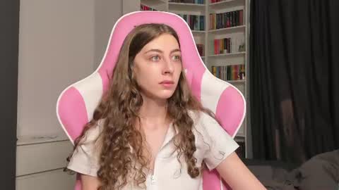 Snapshot of prettysomething chatting on 07-18-26, 06:39 Sophie next stream will be at Monday i will wait you guys online show from 07-18-26, 06:39