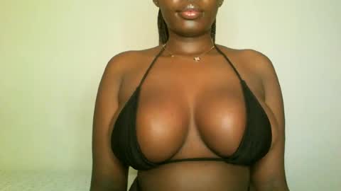 Snapshot of prettyvishy chatting on 06-25-26, 02:22 prettyvishy online show from 06-25-26, 02:22