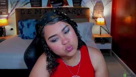Snapshot of prettyy_zoe chatting on 10-26-25, 11:49 Zoe online show from 10-26-25, 11:49