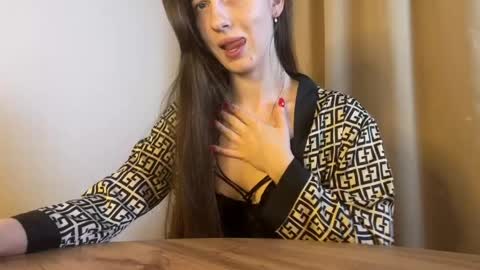 prettyyy_angel online show from 04-18-26, 07:18