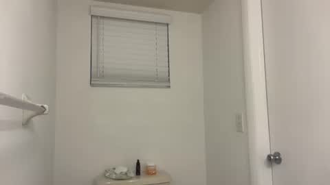 prettyyykittyyy22 online show from 09-17-25, 03:30