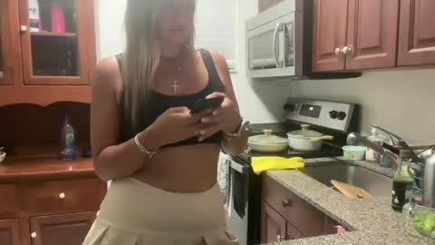 prettyyykittyyy22 online show from 11-11-25, 02:22