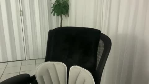 prettyyykittyyy22 online show from 12-20-25, 05:25