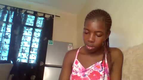 prettyzuzu online show from 10-20-25, 07:20