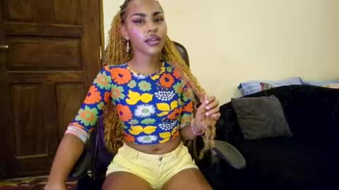 Snapshot of priceless_sexy chatting on 06-28-26, 07:20 priceless_sexy online show from 06-28-26, 07:20