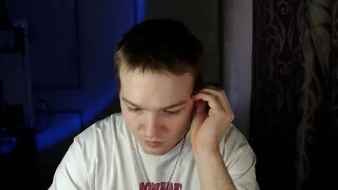 Snapshot of princ4real chatting on 03-11-25, 02:18 prince online show from 03-11-25, 02:18