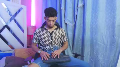 Snapshot of prince_arthur77 chatting on 03-08-26, 04:22 prince_arthur77 online show from 03-08-26, 04:22