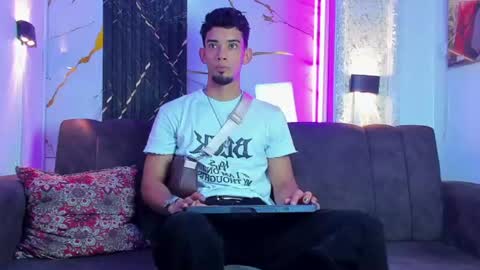 Snapshot of prince_arthur77 chatting on 07-05-26, 04:03 prince_arthur77 online show from 07-05-26, 04:03
