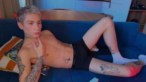 HUNTER LEO KEVIN online show from 04-17-26, 03:09