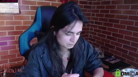 Snapshot of princesa_leia_zathur chatting on 01-20-25, 05:27 Leia online show from 01-20-25, 05:27
