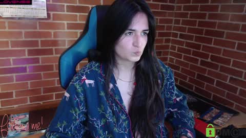 Snapshot of princesa_leia_zathur chatting on 01-21-25, 03:54 Leia online show from 01-21-25, 03:54